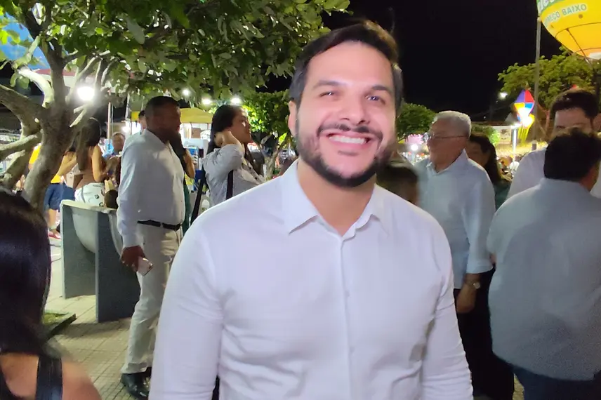 Governador participa da 9ª noite dos festejos de Santo Antônio em Campo Maior