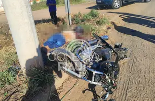 Homem morre após colidir com poste em frente às Águas Maná, em Teresina (Foto: Conecta Piauí)