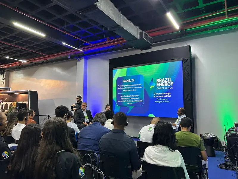 Painel 22 debate nova industrialização e desafios energéticos