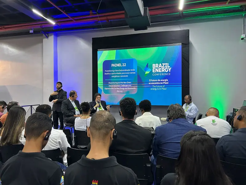 Painel 22 debate nova industrialização e desafios energéticos