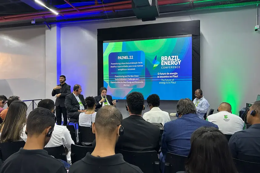Painel 22 debate nova industrialização e desafios energéticos