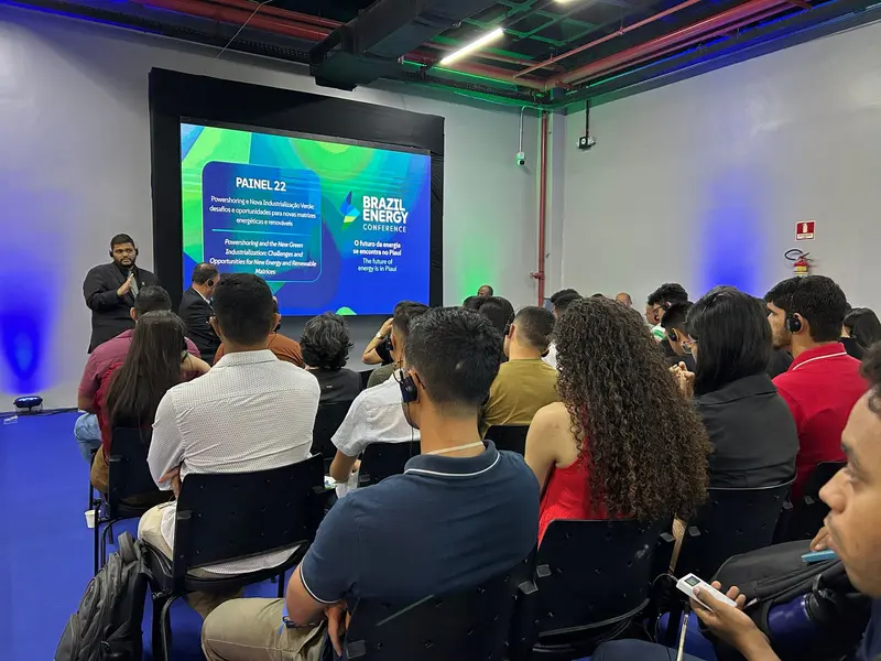 Painel 22 debate nova industrialização e desafios energéticos