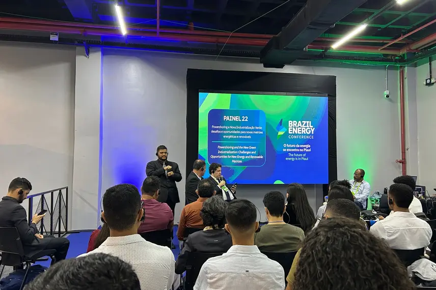 Painel 22 debate nova industrialização e desafios energéticos