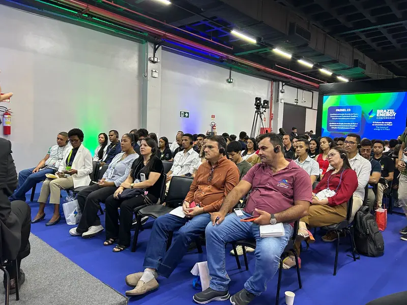 Painel 22 debate nova industrialização e desafios energéticos