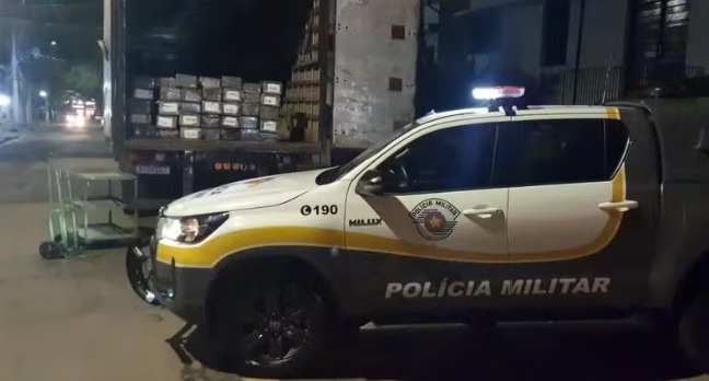 Polícia apreende quase 700 kg de maconha em caminhão em São Paulo