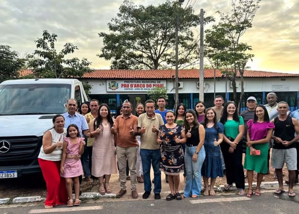Prefeito de Pau D’Arco celebra aquisição de caminhão entregue pela Codevasf