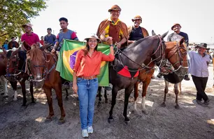 Primeira-dama Dra. Gisele  participa do Dia do Vaqueiro em Timon (Foto: Jackson Douglas/AsCom)