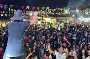 Ribeiro Gonçalves vive grande noite nos Festejos com shows de Menor Vaqueiro e Anny Barbi (Foto: Reprodução)