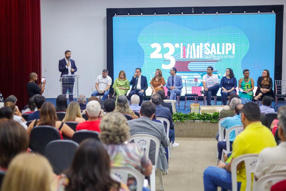 Seduc anuncia distribuição de 10 mil cheques-livros para estudantes no Salipi