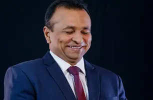 'Sorrisão' de Fábio Abreu tem motivo: boa colocação em pesquisa eleitoral (Foto: Reprodução)