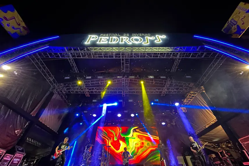 Terceira noite do Festinal de Inverno de Pedro II reúne artistas, alegria e turismo