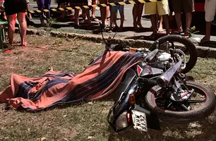 Adolescente de 15 anos morre após colisão com poste no interior do Piauí (Foto: Reprodução/Blog do Coveiro)