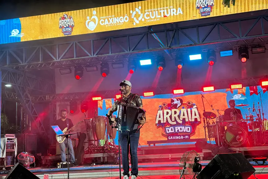 Caxingó encerra tradicional Arraiá do Povo com muita cultura e grande show musical