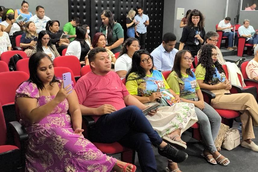 Com foco na luta das quebradeiras de coco, documentário Babaçu Livre é lançado Com foco na luta das quebradeiras de coco, documentário Babaçu Livre é lançado