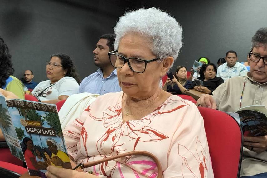 Com foco na luta das quebradeiras de coco, documentário Babaçu Livre é lançado Com foco na luta das quebradeiras de coco, documentário Babaçu Livre é lançado