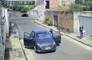 Criminosos armados rendem casal e fogem com carro na zona Leste de Teresina (Foto: Reprodução)