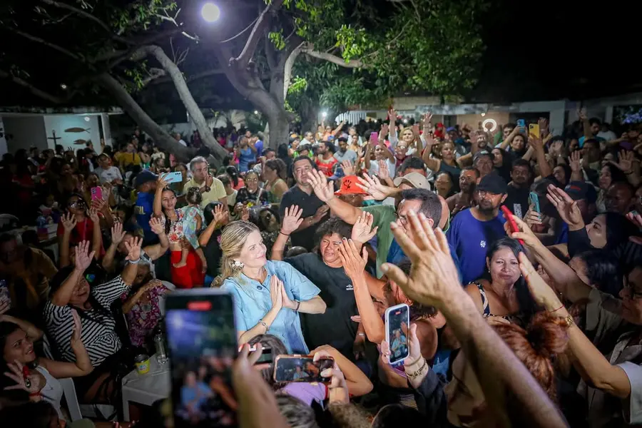 Deputada é homenageada por sua dedicação ao povo parnaibano e piauiense