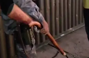 Dono de metalúrgica é preso após ser flagrado 'reformando' espingarda em Teresina (Foto: Repórter 12/Conecta Piauí)