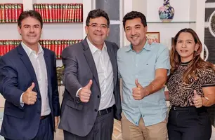 Em Teresina, prefeito Dr. Wilton trata de melhorias para Massapê com Fonteles (Foto: Assessoria)