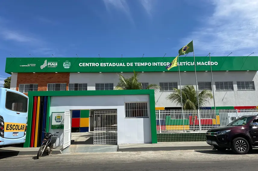 Escola movimenta férias com atividades lúdicas e criativas em Anísio de Abreu