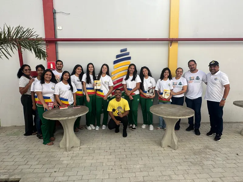 Escola movimenta férias com atividades lúdicas e criativas em Anísio de Abreu