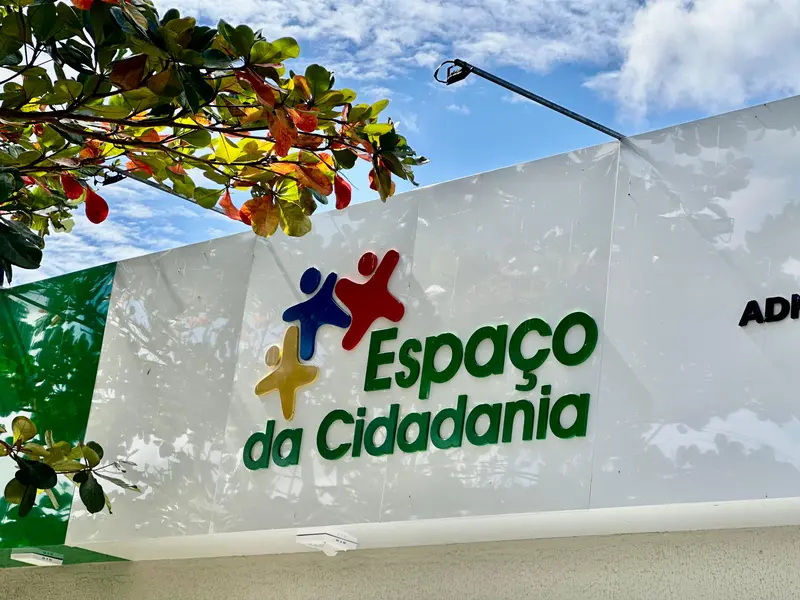 Governador inaugura escola, Espaço da Cidadania e asfalto em Altos