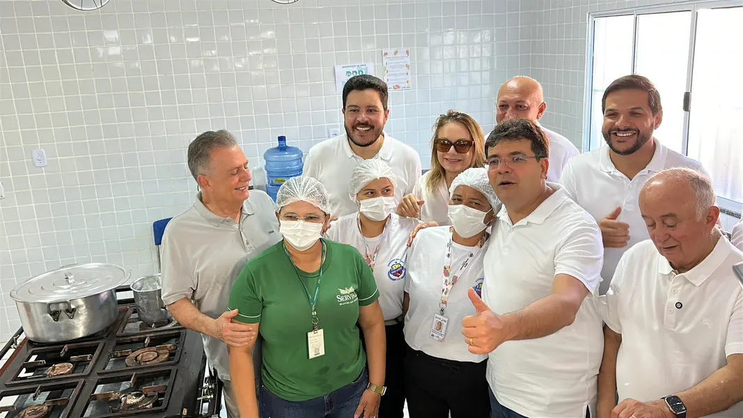 Governador inaugura escola, Espaço da Cidadania e asfalto em Altos