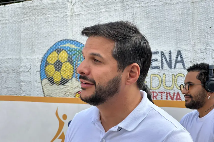 Governador inaugura escola, Espaço da Cidadania e asfalto em Altos