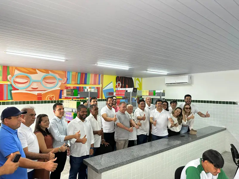 Governador inaugura escola, Espaço da Cidadania e asfalto em Altos
