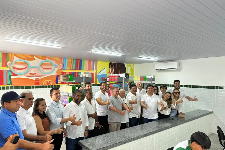 Governador inaugura escola, Espaço da Cidadania e asfalto em Altos