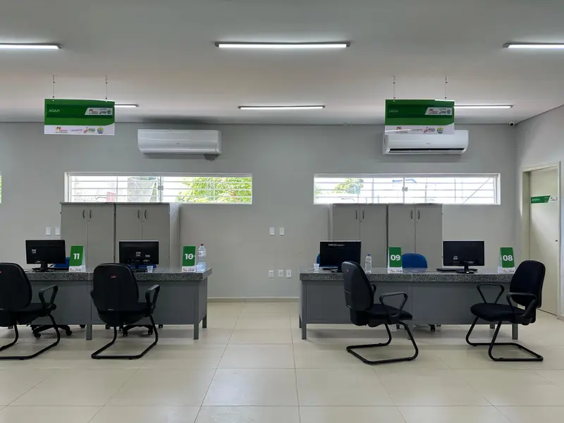 Governador inaugura escola, Espaço da Cidadania e asfalto em Altos