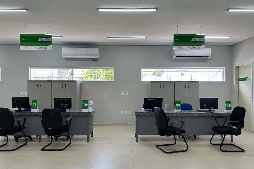 Governador inaugura escola, Espaço da Cidadania e asfalto em Altos