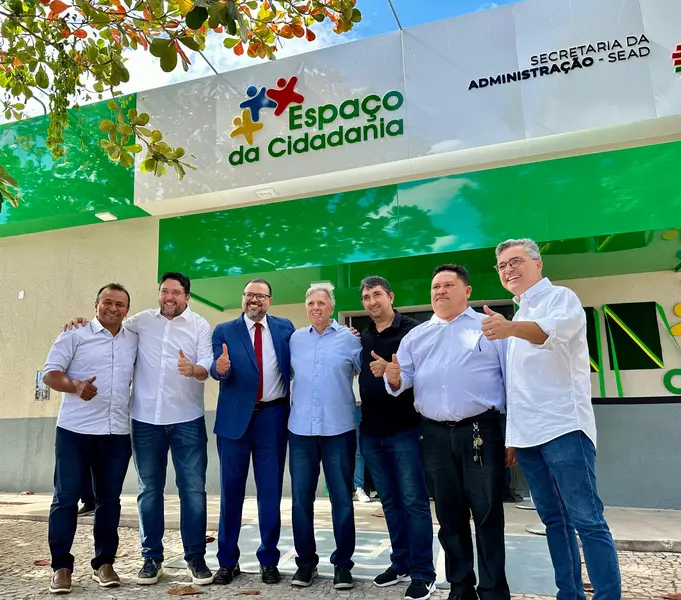 Governador inaugura escola, Espaço da Cidadania e asfalto em Altos