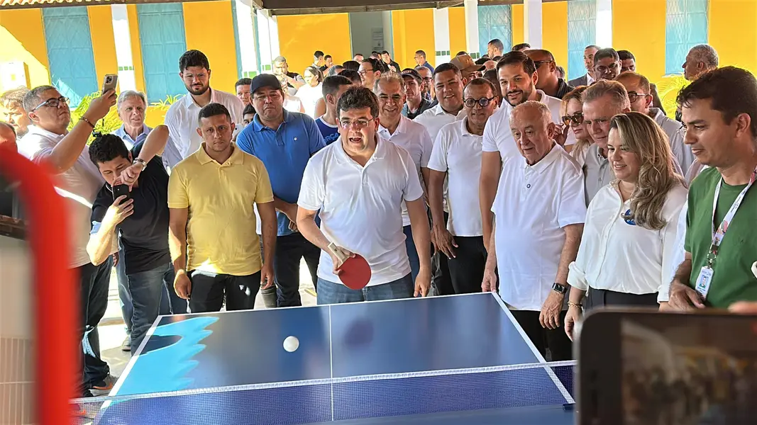 Governador inaugura escola, Espaço da Cidadania e asfalto em Altos