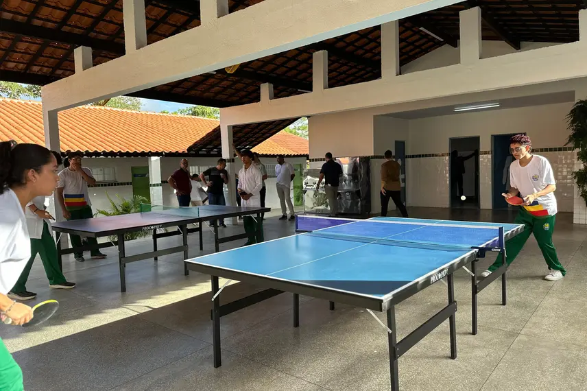 Governador inaugura escola, Espaço da Cidadania e asfalto em Altos