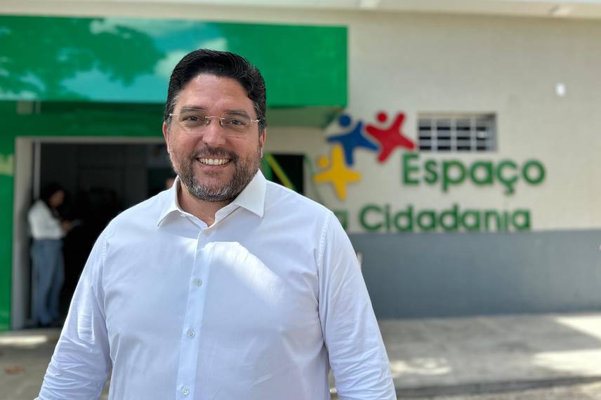 Governador inaugura escola, Espaço da Cidadania e asfalto em Altos Governador inaugura escola, Espaço da Cidadania e asfalto em Altos