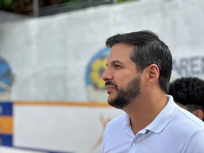 Governador inaugura escola, Espaço da Cidadania e asfalto em Altos