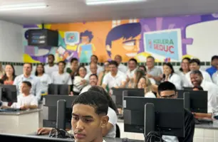 Governador inaugura escola, Espaço da Cidadania e asfalto em Altos (Foto: Conecta Piauí)