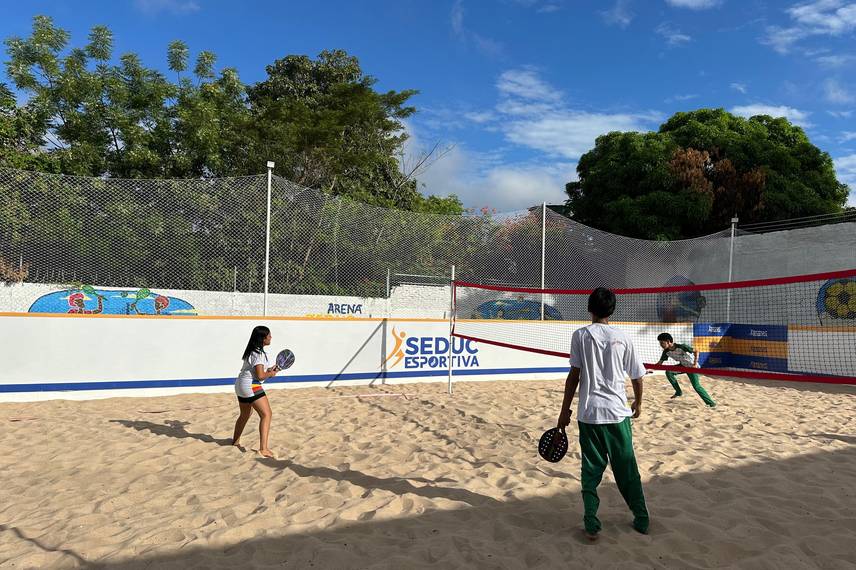 Governador inaugura escola, Espaço da Cidadania e asfalto em Altos Governador inaugura escola, Espaço da Cidadania e asfalto em Altos