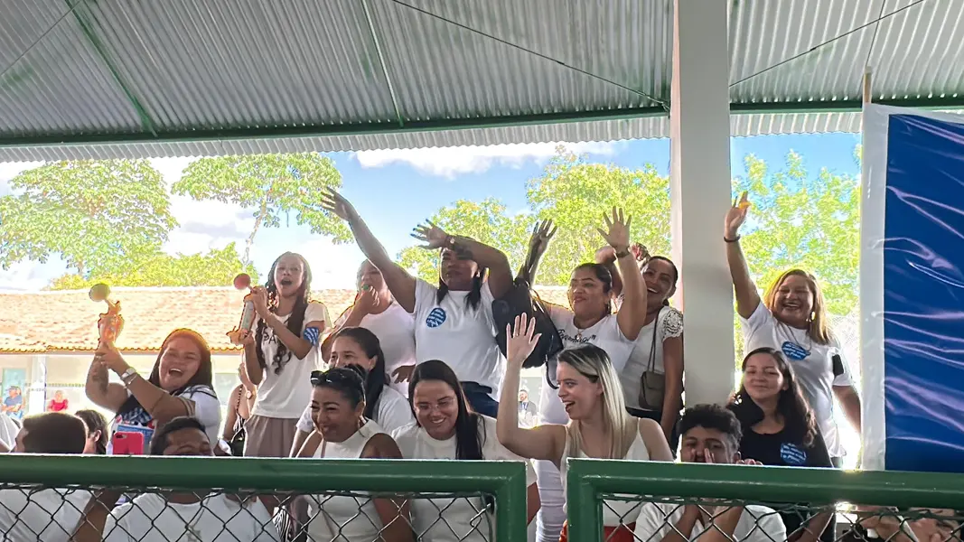 Governador inaugura escola, Espaço da Cidadania e asfalto em Altos