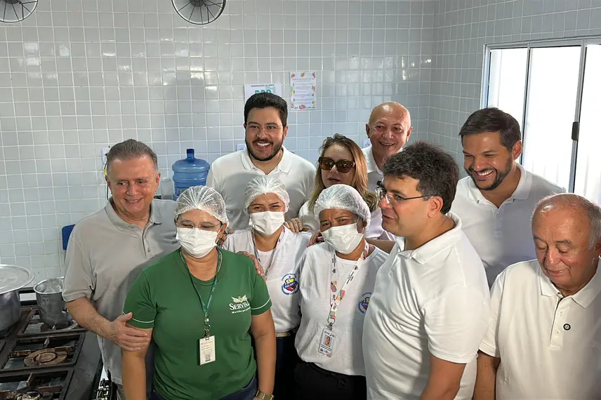 Governador inaugura escola, Espaço da Cidadania e asfalto em Altos