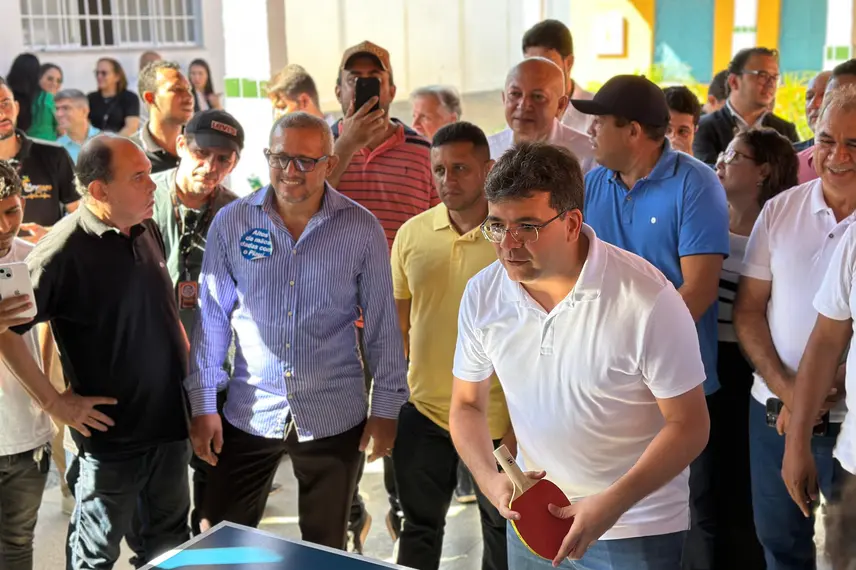 Governador inaugura escola, Espaço da Cidadania e asfalto em Altos