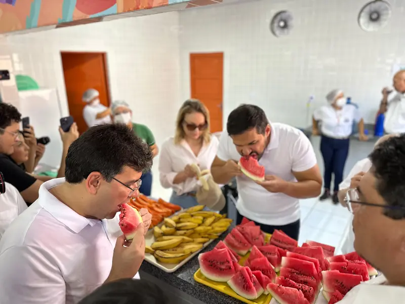 Governador inaugura escola, Espaço da Cidadania e asfalto em Altos