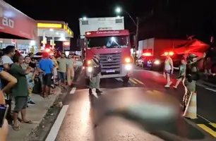 Idoso morre atropelado por caminhão-baú ao atravessar a BR-343, em Campo Maior (Foto: Reprodução)