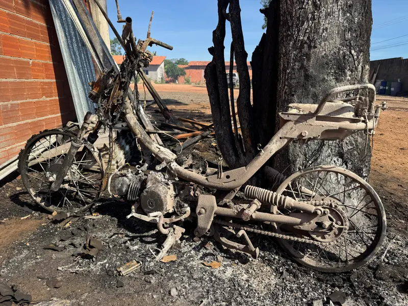 Incêndio atinge fábrica de móveis em Água Branca e é contido pelos bombeiros