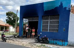 Incêndio atinge oficina de motos em Parnaíba após curto-circuito em motocicleta (Foto: Reprodução/Portal Infoco Piauí)