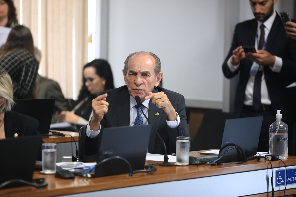 Marcelo Castro aprova na CCJ projeto que visa desafogar Justiça Federal no Piauí