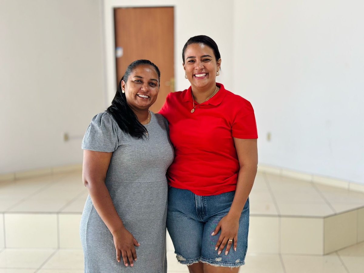 Prefeita de Lagoa do Piauí, Camila Barbosa, vota nas eleições internas do PT