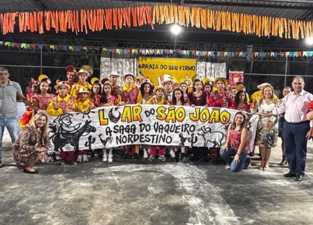 Prefeito Milton Passos prestigia o Arraiá do Seu Firmo na localidade Vaquejador