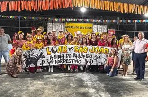 Prefeito Milton Passos prestigia o Arraiá do Seu Firmo na localidade Vaquejador (Foto: Reprodução)